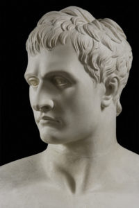 Canova, Antonio. Napoléon Ier en Mars pacificateur. Détail : tête (trois-quarts gauche). 1808. Sculpture. Milan, Pinacoteca di Brera.