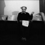 Gras, Philippe. Portrait du metteur en scène anglais, Peter Brook, aux Bouffes du Nord. 1974. Photographie. Collection particulière.