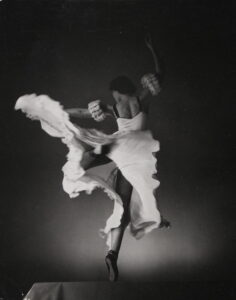 Santho, Imre von. Ballet jump. vers 1935. Photographie. Collection paticulière.