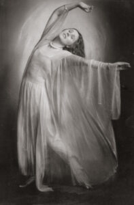 Setzer, Franz Xaver. La danseuse autrichienne Grete Wiesenthal dans "Accelerationen" de Johann Strauss fils. 1928. Vienne, Atelier Setzer-Tschiedel.