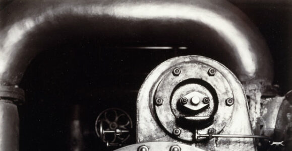 Hine, Lewis Wickes. Powerhouse Mechanic (Mécanicien dans une centrale électrique). 1930. Photographie. Collection particulière.