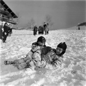Renzis, Marcel de. Sports - Ski. Megève. 1945 (décembre). Photographie. Marseille, CCIAMP.