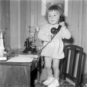 Renzis, Marcel de. Enfant de la famille Denamiel. 1948. Photographie. Marseille, CCIAMP.