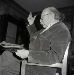 Jean ROSTAND